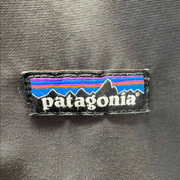 Patagonia Kids Charcoal Hooded insulated Raincoat